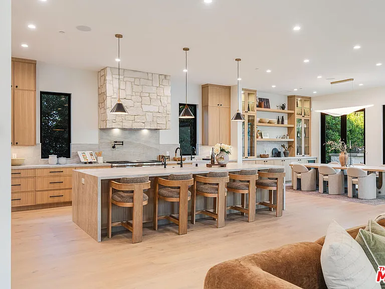 5064 Encino Ave — Photo 15