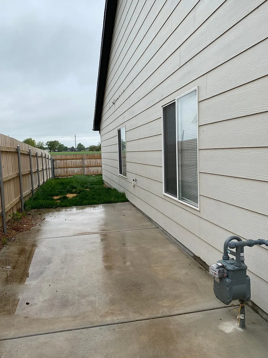 Building Photo - 548 E Martens Dr