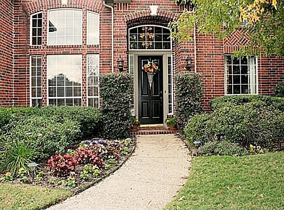 2nd image of 3217 Hawthorne Ct
