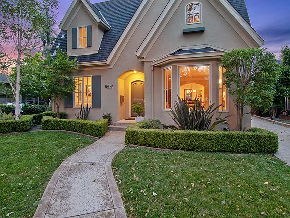 3rd image of 907 Willow Glen Way