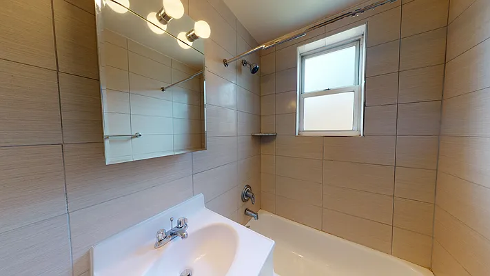 Rented by Revona Properties | media 8