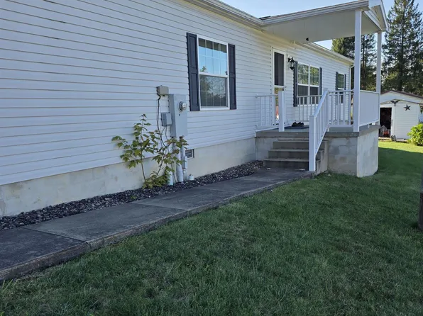 206 Linwood Ave, Terra Alta, WV 26764