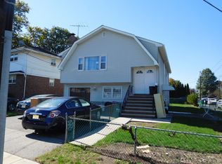318 E 54th St #1, Elmwood Park, NJ 07407