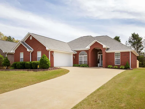 212 Dunolly Ln, Florence, AL 35633