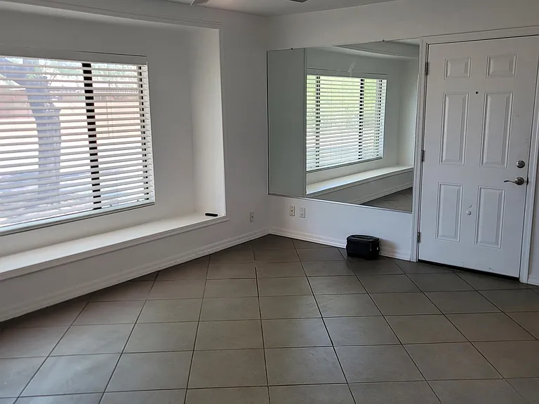 2318 N 84th Pl — Photo 10
