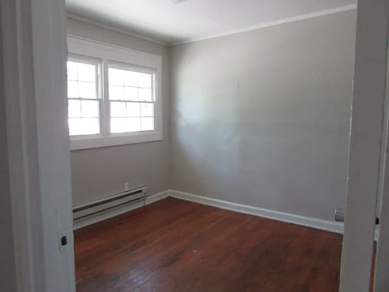 223 Highland Ave — Photo 5