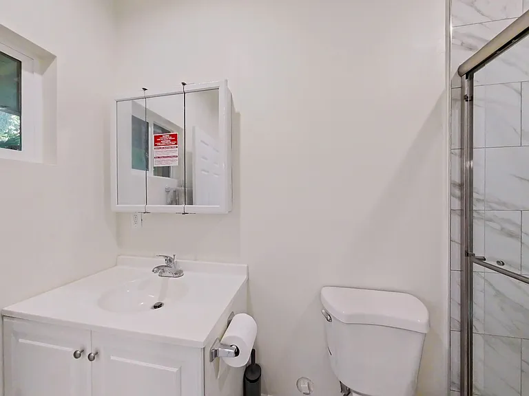 10572 Chamberlain Ave — Photo 14