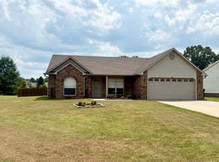 12 Plumbark Ct, Greenwood, AR 72936