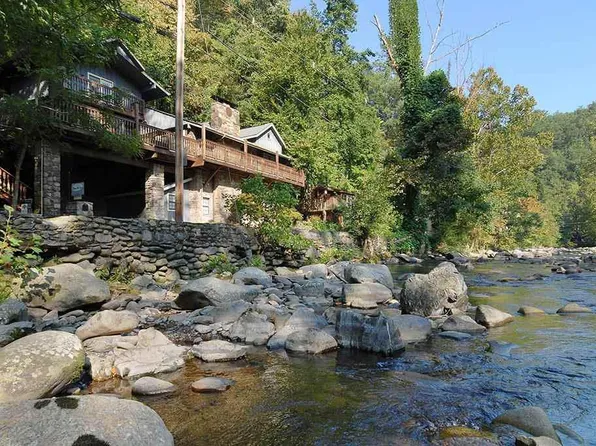 527 Hemlock St, Gatlinburg, TN 37738