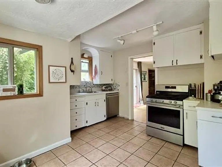 7330 SW 53rd Ave — Photo 10