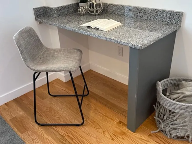 CORPORATE EXECUTIVE HOUSING — Photo 40