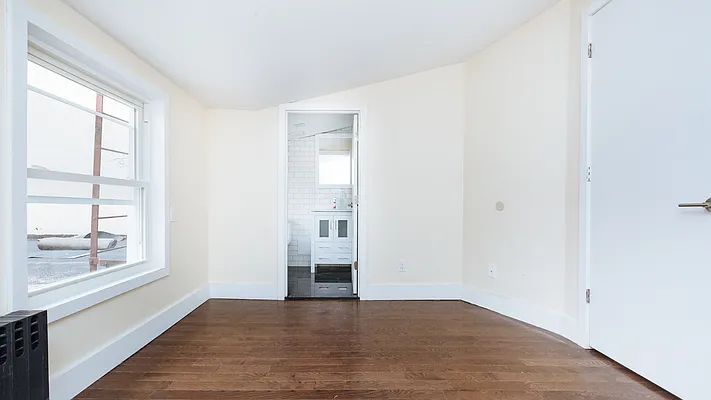 Rented by Nooklyn NYC LLC | media 9