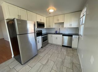 4 Uni, Onset, MA 02558