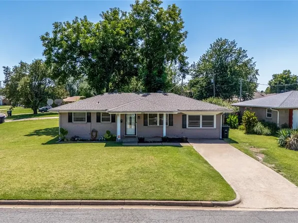 840 NW 14th St, Moore, OK 73160