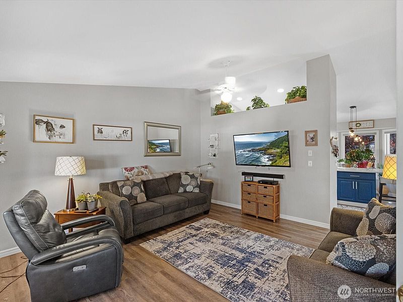 4th image of 8526 12th Street NE