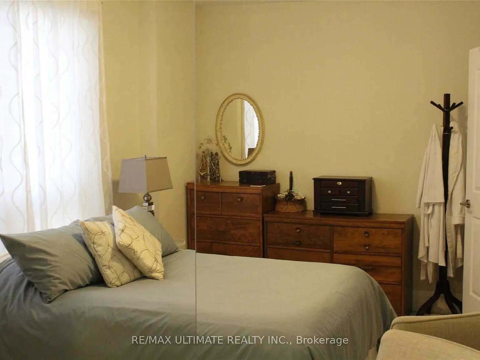 2 bed, $2,500 — Photo 4