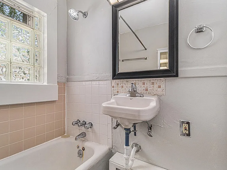 508 Parkdale Ave — Photo 10