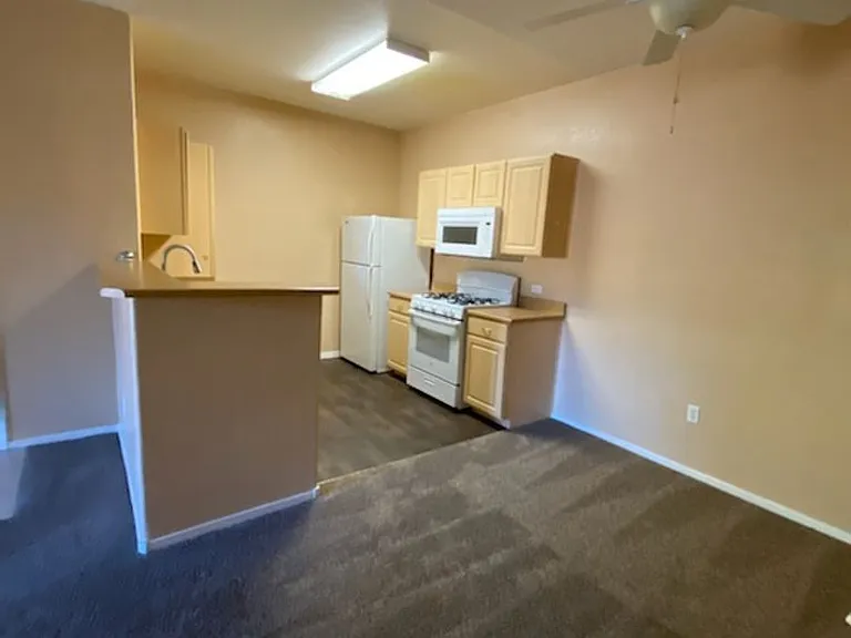 8250 N Grand Canyon Dr #2146 — Photo 2