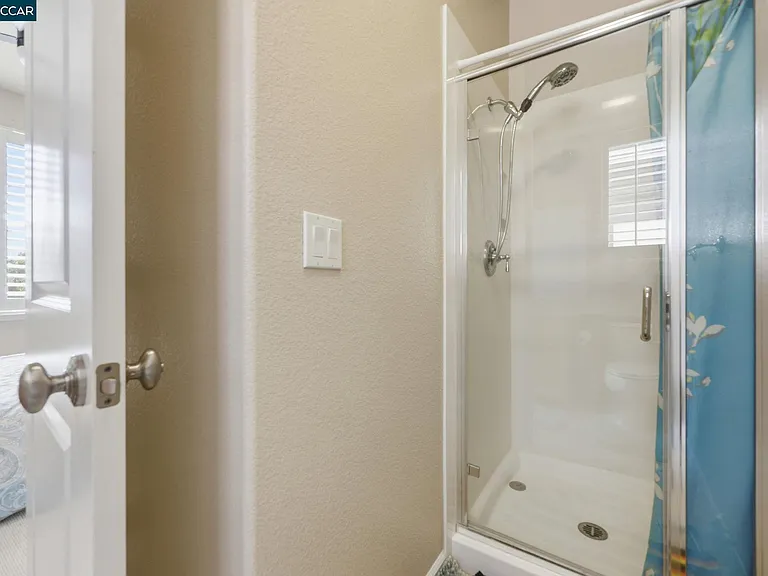 165 Paddington Ct — Photo 26