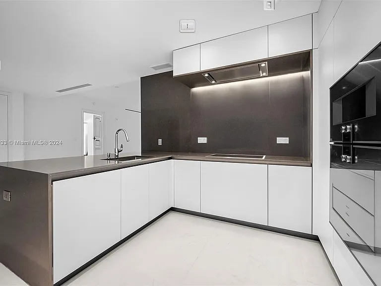 300 S Biscayne Blvd #4509 — Photo 3