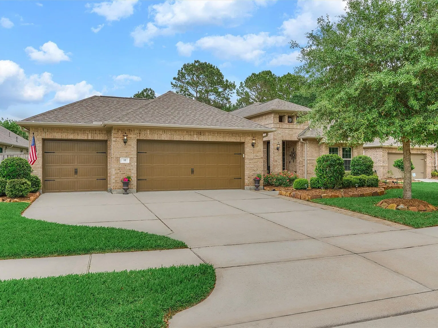 3 bed, 3.0 bath, 2727 sqft, $3,600 — Photo 1