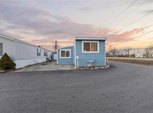 1 East Dr, Rumford, RI 02916
