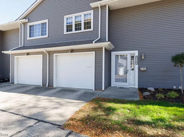1717 Walnut Ln #8-52, Rocky River, OH 44116