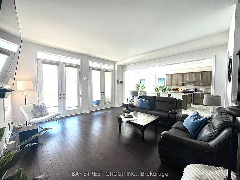 1003 Green St — Photo 2