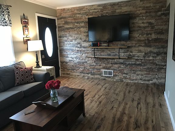 5th image of 700 Stafford Dr