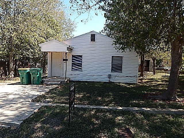 1st image of 608 Hughes St