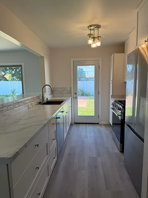 3 bed, 1500 sqft, $4,100 — Photo 3