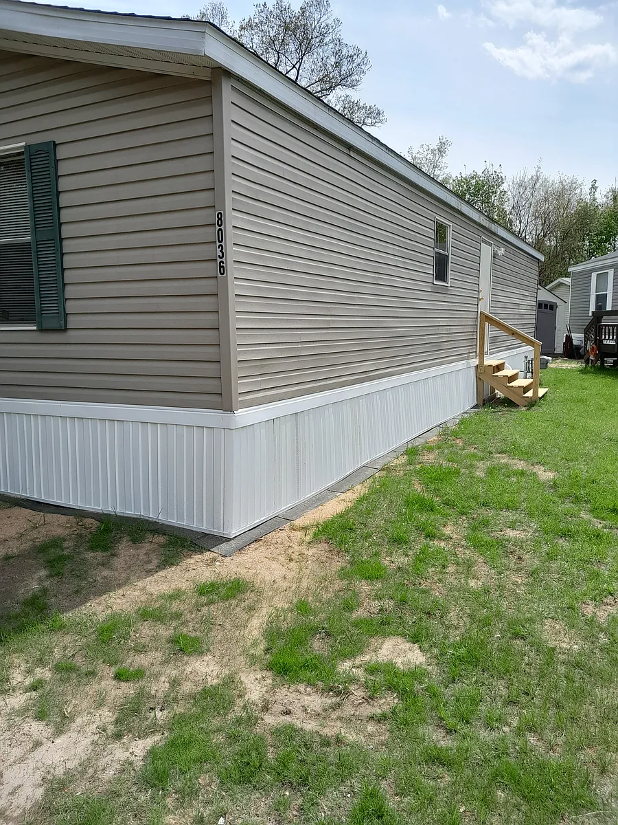 Building Photo - 8036 Pine Ranch Dr