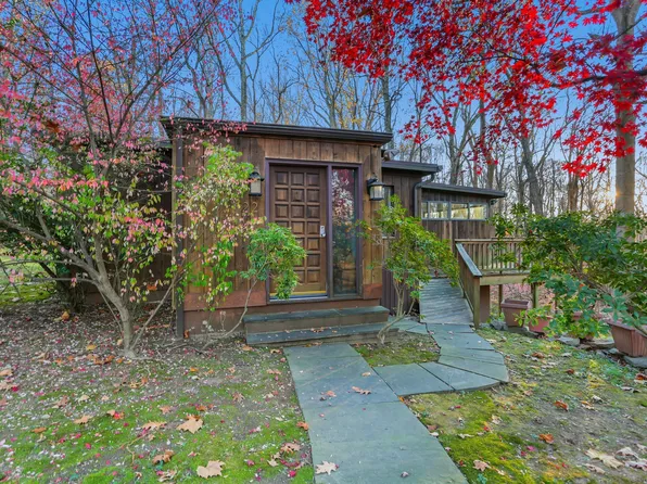 22 Cricket Lane, Weston, CT 06883