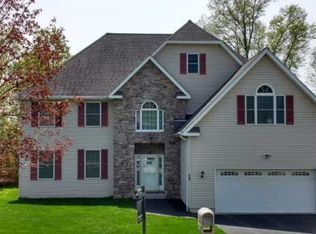 81 Delavan Ave, Beacon, NY 12508