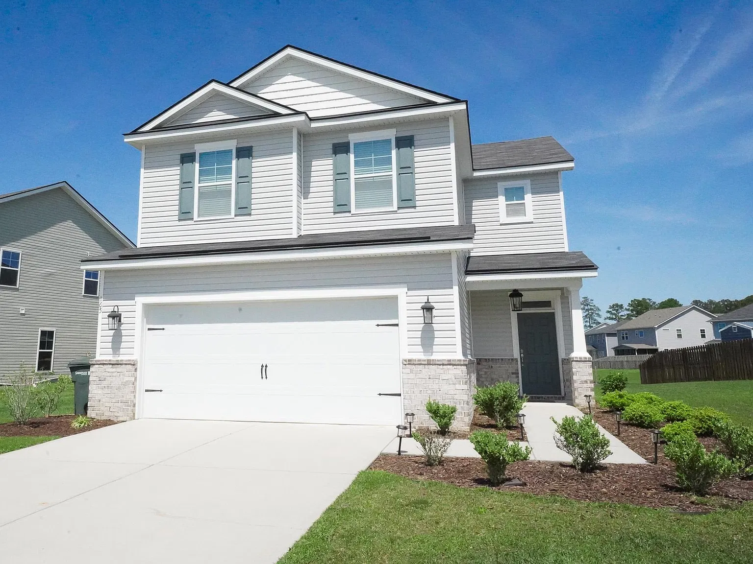 4 bed, 2.5 bath, 2029 sqft, $2,300 — Photo 3