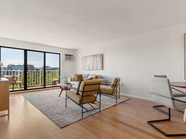 141 Coolidge Ave #517, Watertown, MA 02472