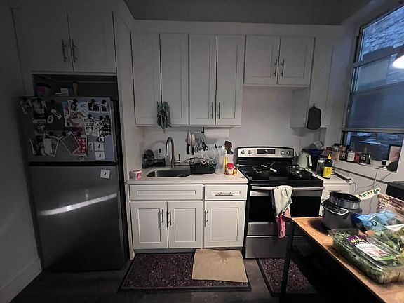 3rd image of 829 Halsey St #A