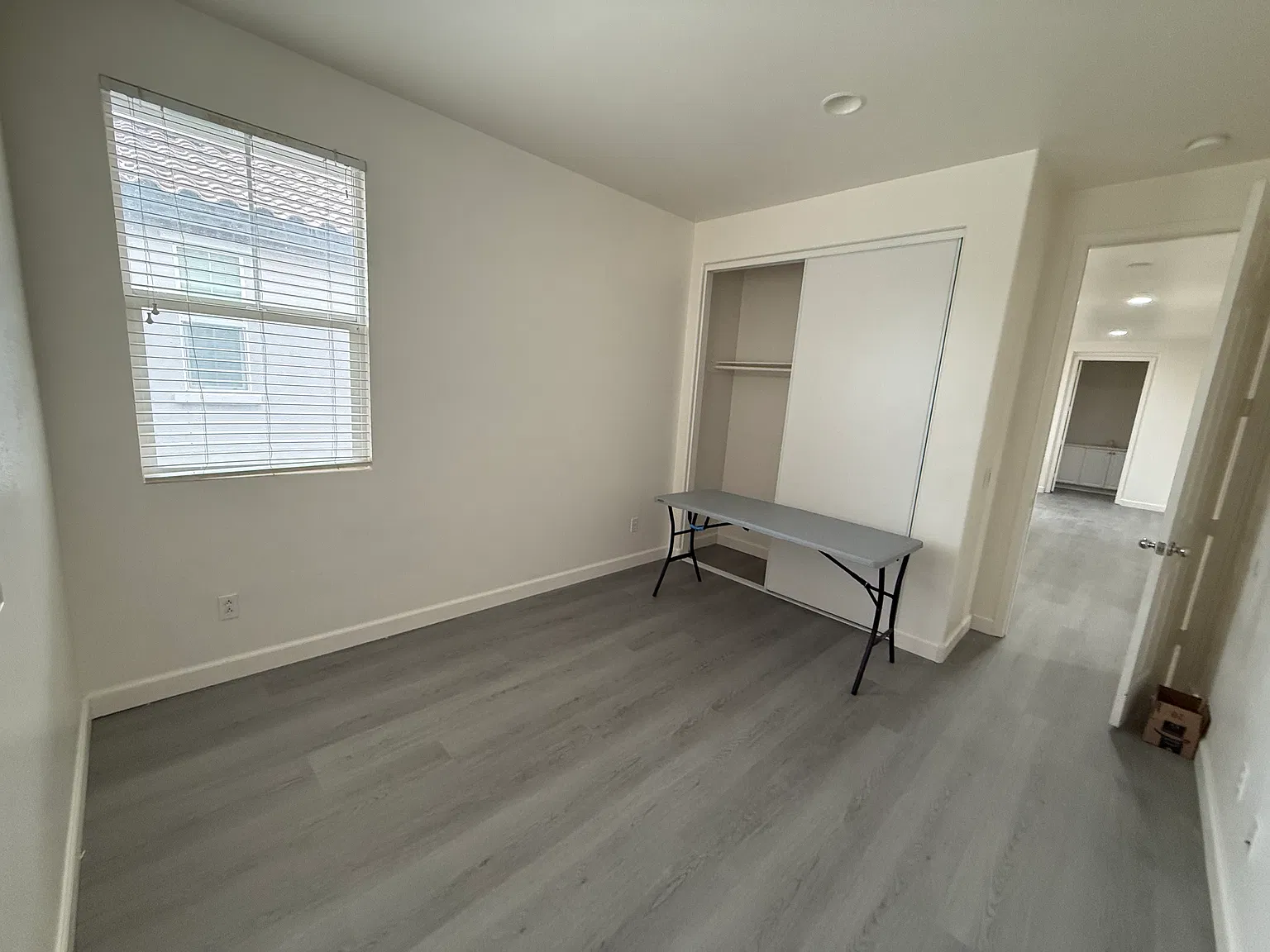 3 bed, 2.5 bath, 2273 sqft, $1,000 — Photo 2