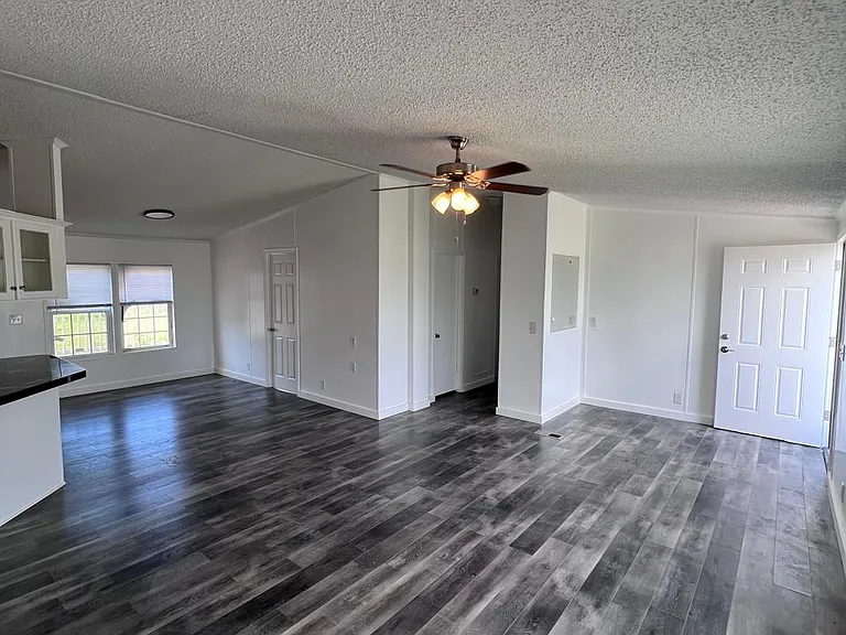 905 Edgar Ct — Photo 13