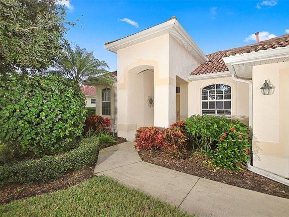 2nd image of 2757 Royal Palm Dr