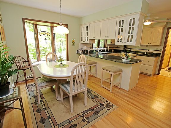 3rd image of 1100 Duck Creek Ln