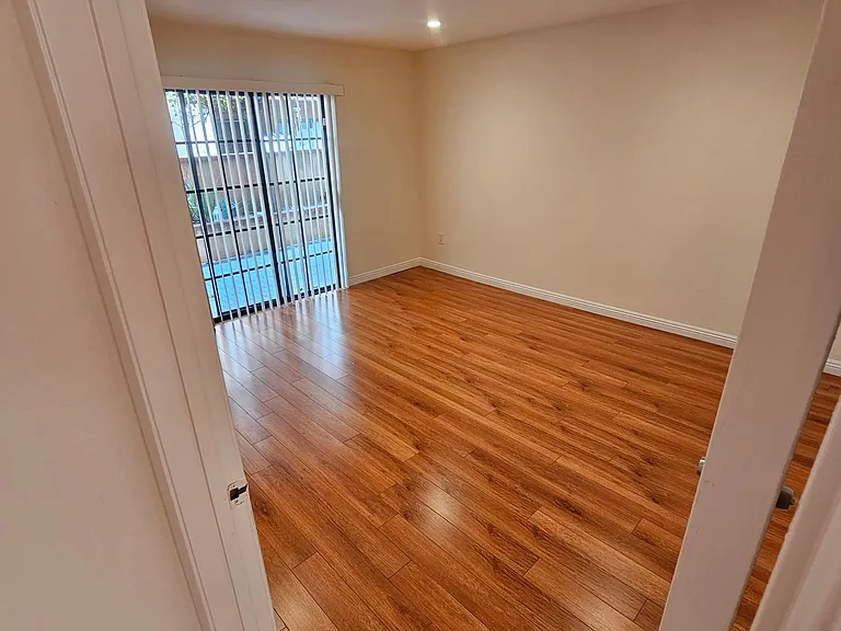 215 E Maple St #104 — Photo 7
