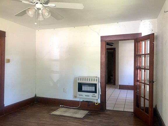 Living Room - doorway to dining room