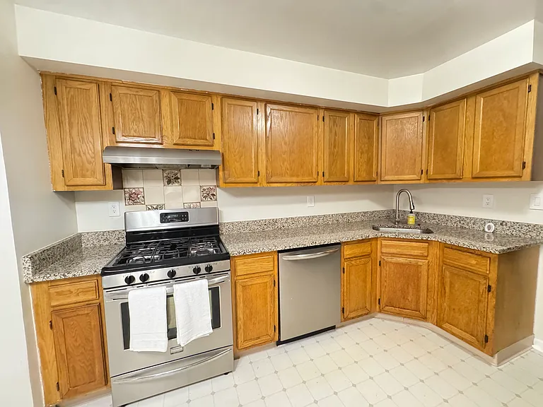 115 Federal Ct #11 — Photo 6