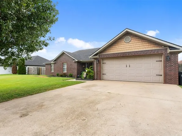 3416 Garrett Ln, Springdale, AR 72764