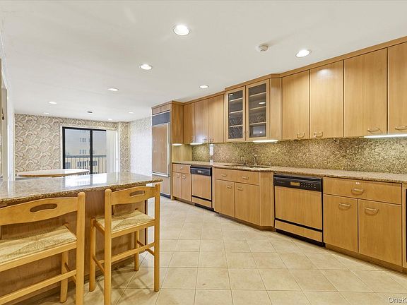 3rd image of 360 Shore Road #6L & 6M