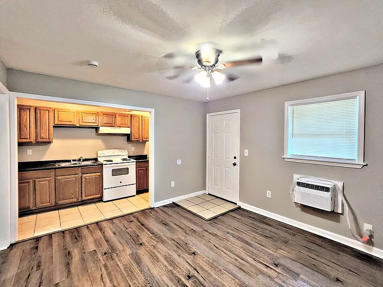 3900 Rucker Cir SW — Photo 10