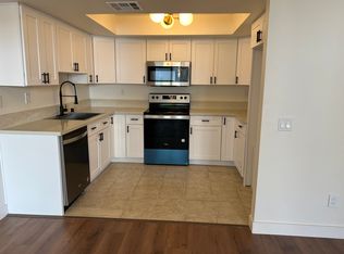 18408 Hatteras St, Tarzana, CA 91356