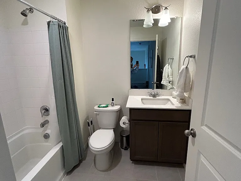 Guest upstairs Bathroom