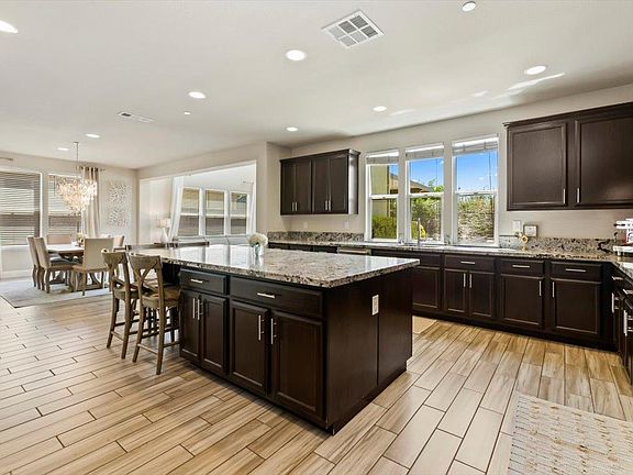 2nd image of 3605 Arden Villa Pl
